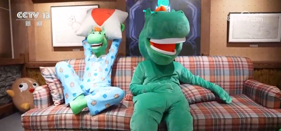 又“吸金” 小文创撬动文旅大经济瓦力游戏文创里的夏天 “圈粉”(图4) 又“吸金” 小文创撬动文旅大经济瓦力游戏文创里的夏天 “圈粉”(图4)